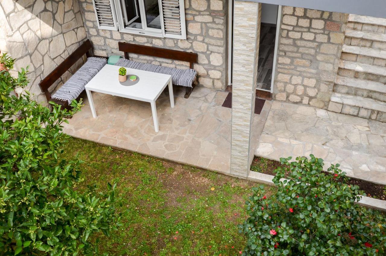 Appartement Modern Seaside Escape - Stunning Sea View - Private & Stylish à Kotor Extérieur photo