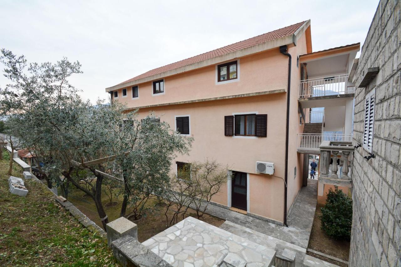 Appartement Modern Seaside Escape - Stunning Sea View - Private & Stylish à Kotor Extérieur photo