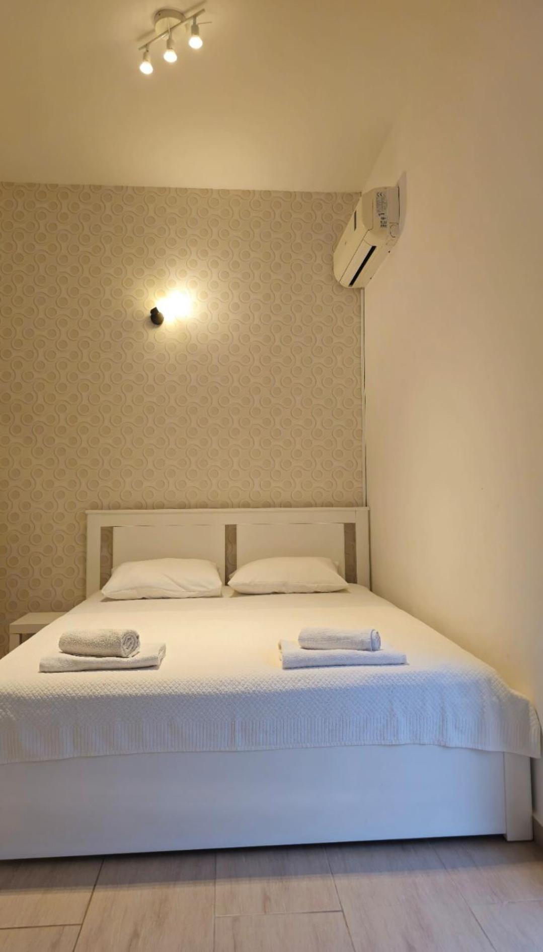 Appartement Modern Seaside Escape - Stunning Sea View - Private & Stylish à Kotor Extérieur photo