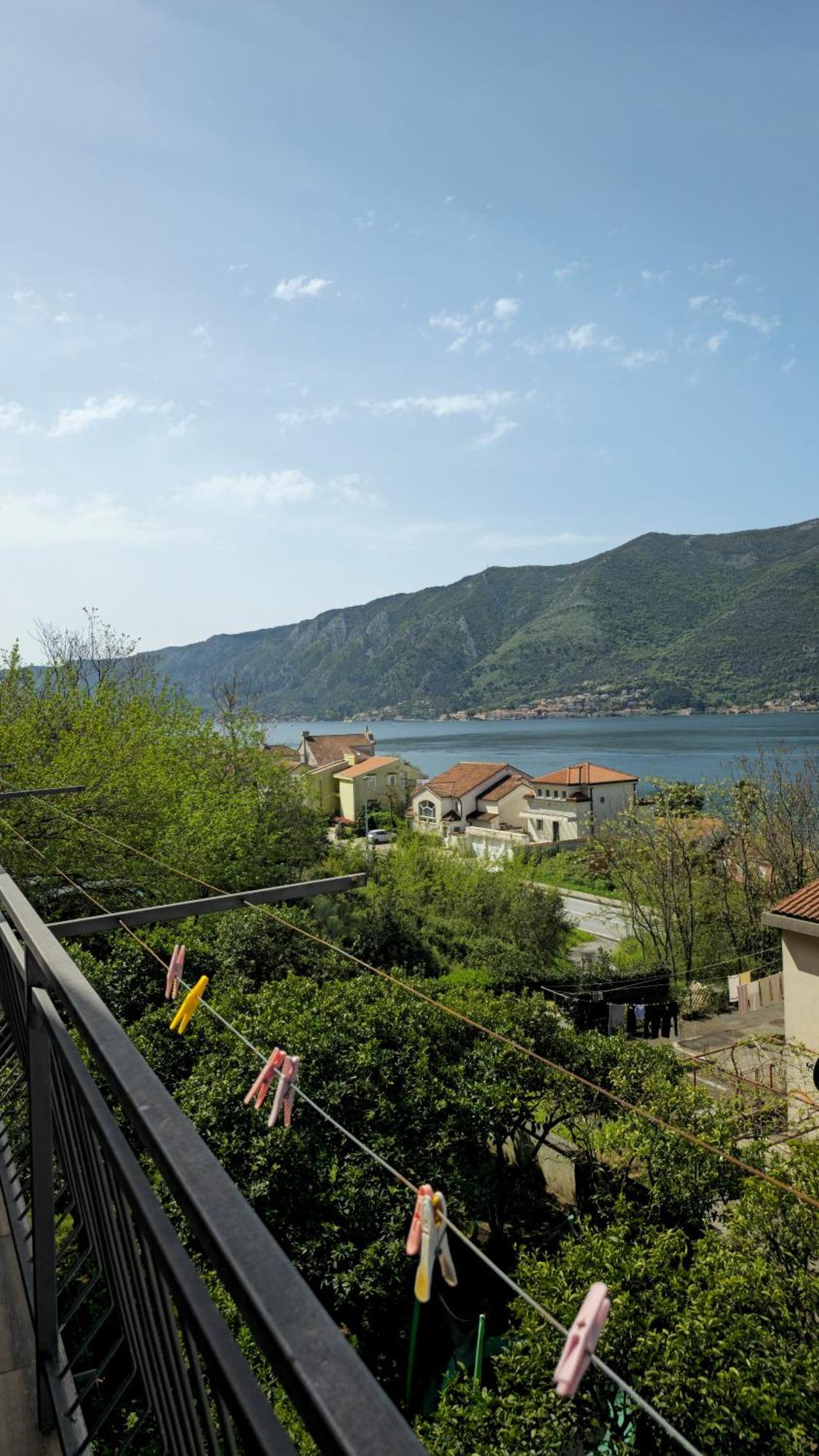 Appartement Modern Seaside Escape - Stunning Sea View - Private & Stylish à Kotor Extérieur photo