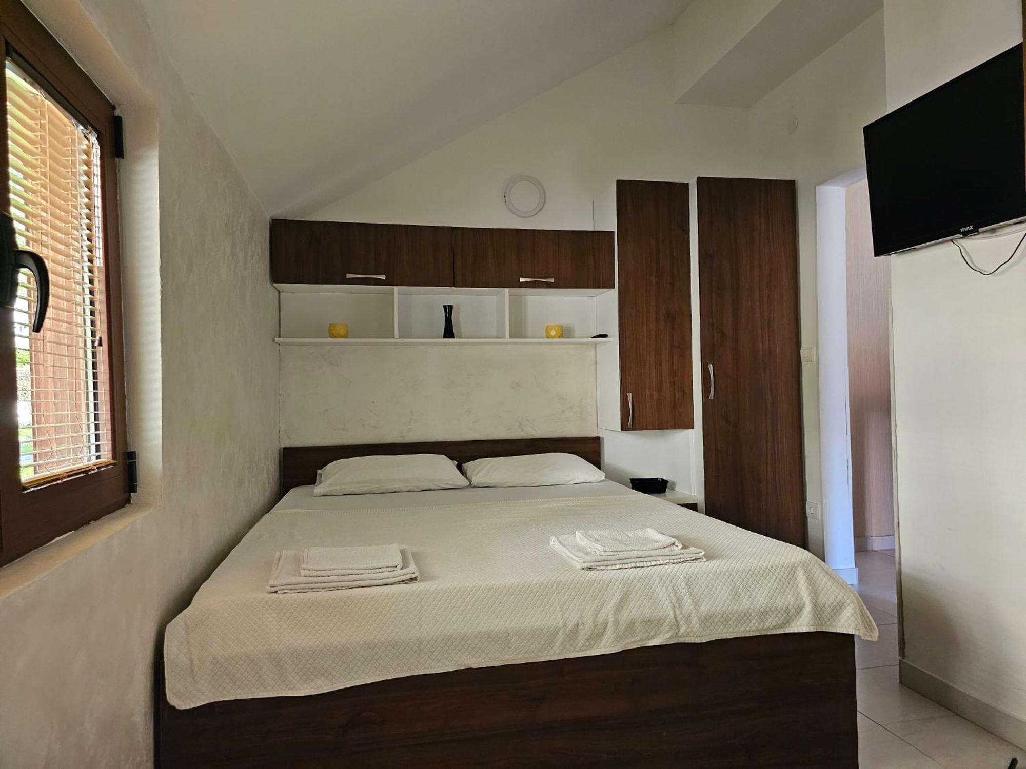 Appartement Modern Seaside Escape - Stunning Sea View - Private & Stylish à Kotor Extérieur photo