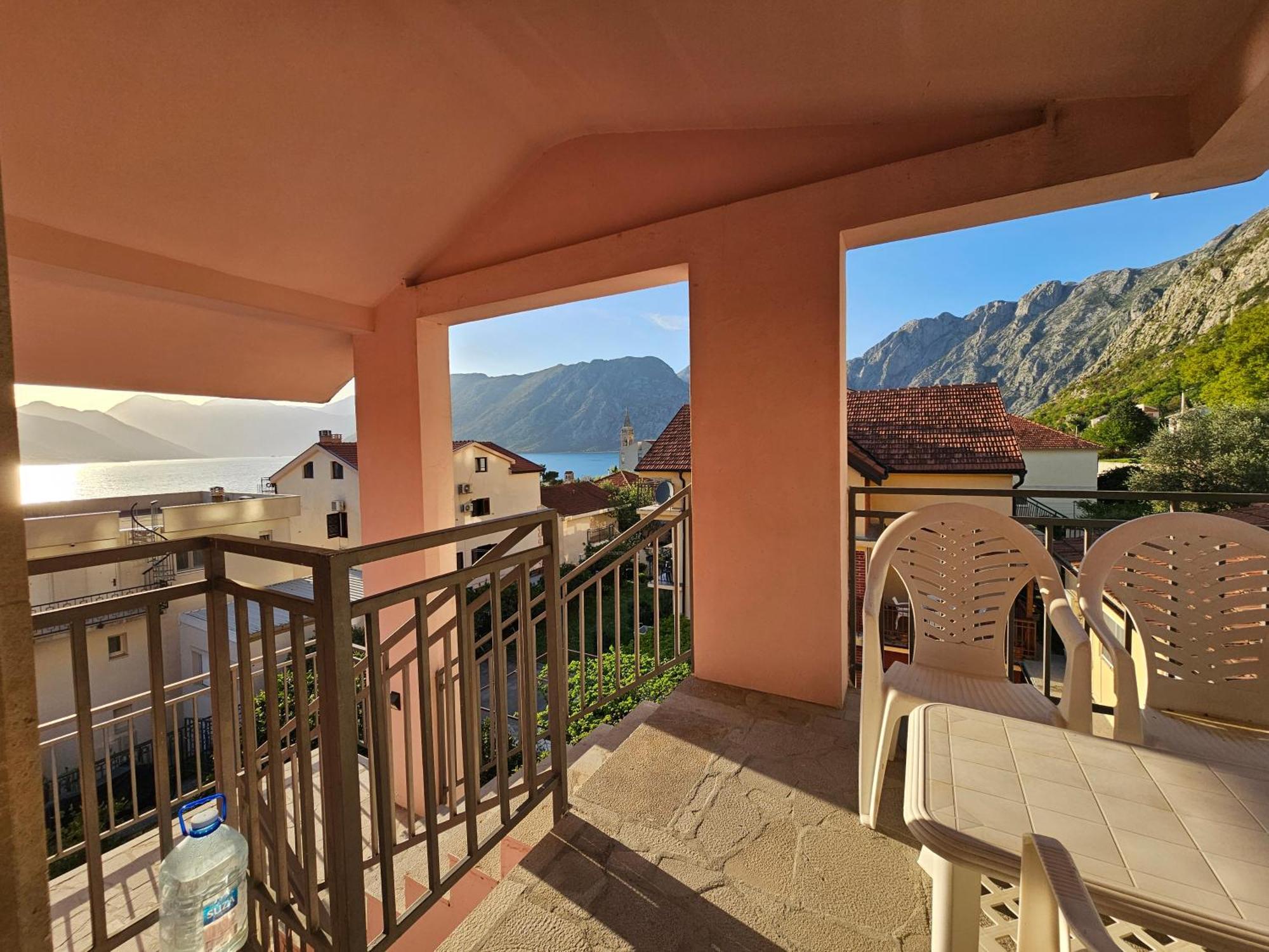 Appartement Modern Seaside Escape - Stunning Sea View - Private & Stylish à Kotor Extérieur photo