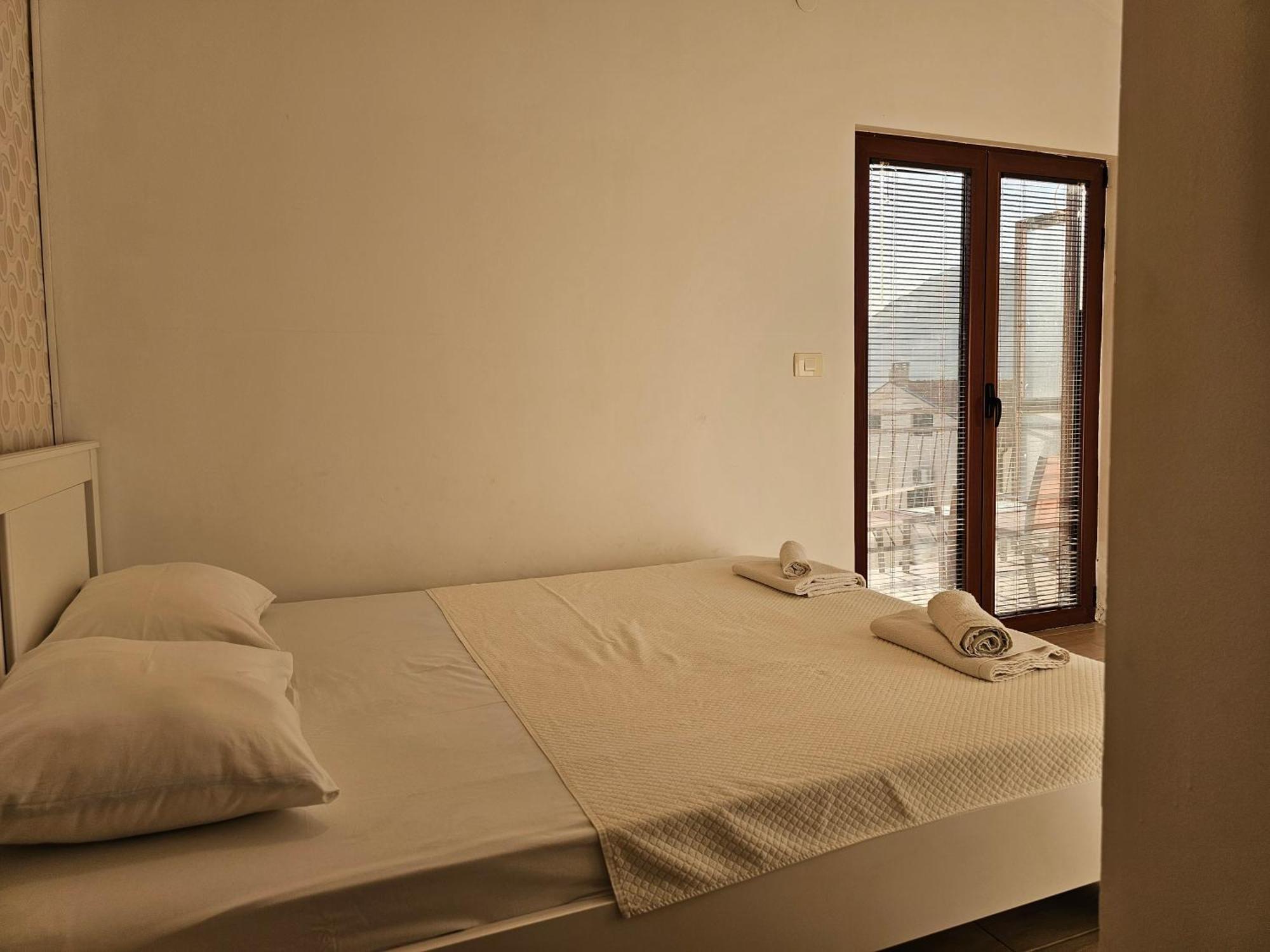 Appartement Modern Seaside Escape - Stunning Sea View - Private & Stylish à Kotor Extérieur photo