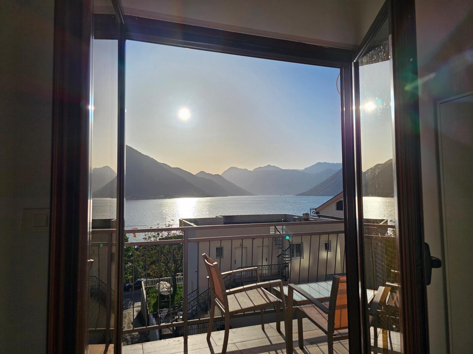 Appartement Modern Seaside Escape - Stunning Sea View - Private & Stylish à Kotor Extérieur photo