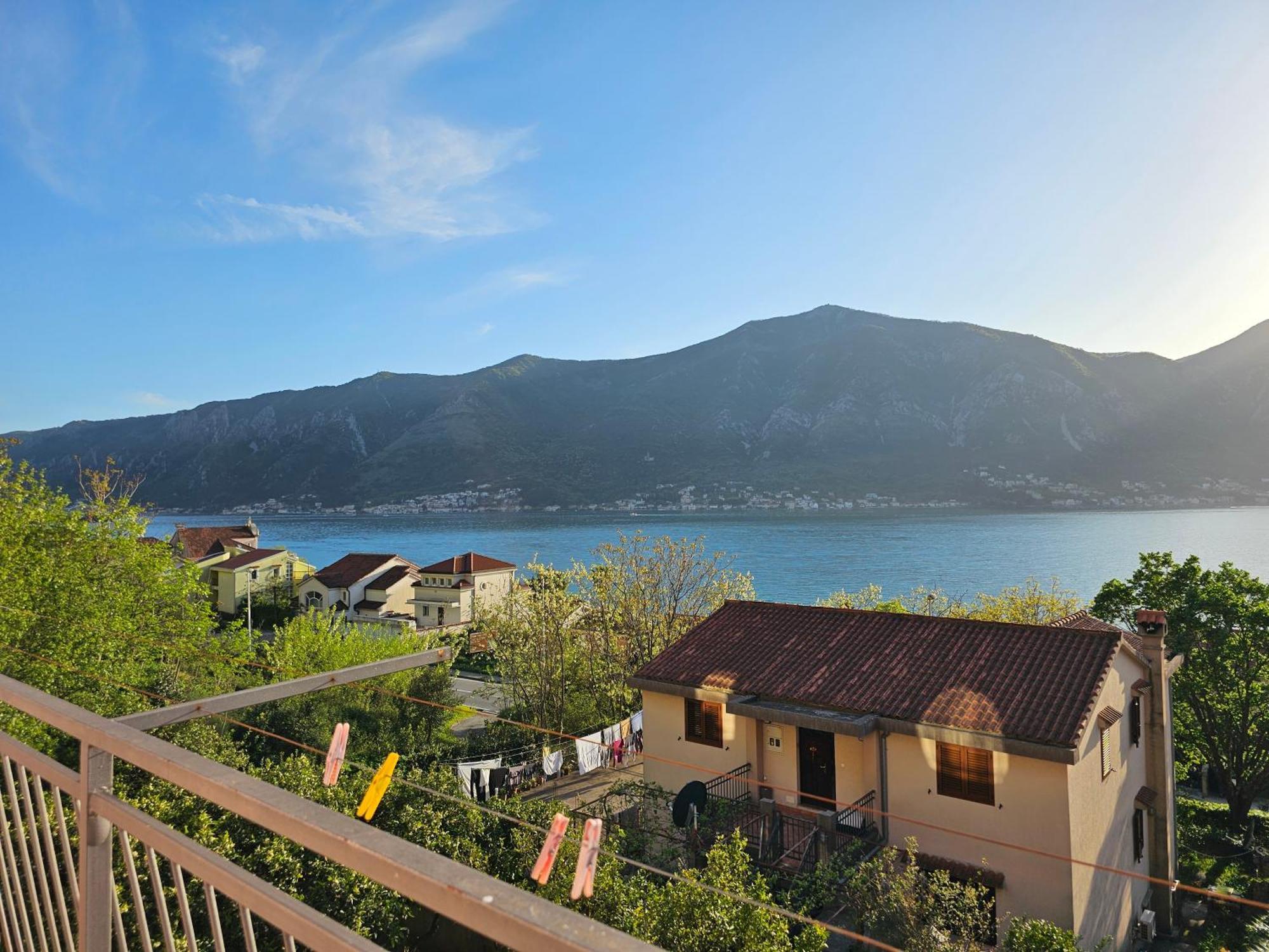 Appartement Modern Seaside Escape - Stunning Sea View - Private & Stylish à Kotor Extérieur photo