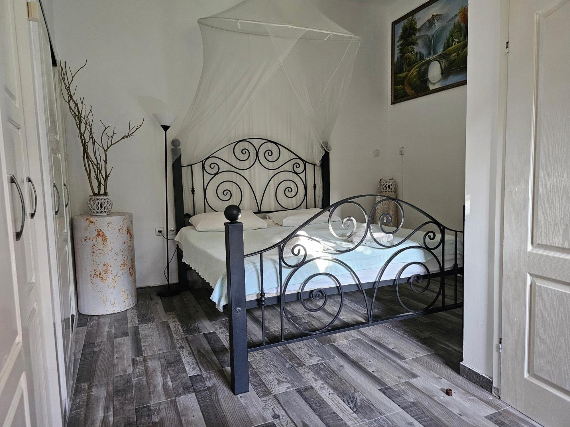 Appartement Modern Seaside Escape - Stunning Sea View - Private & Stylish à Kotor Extérieur photo