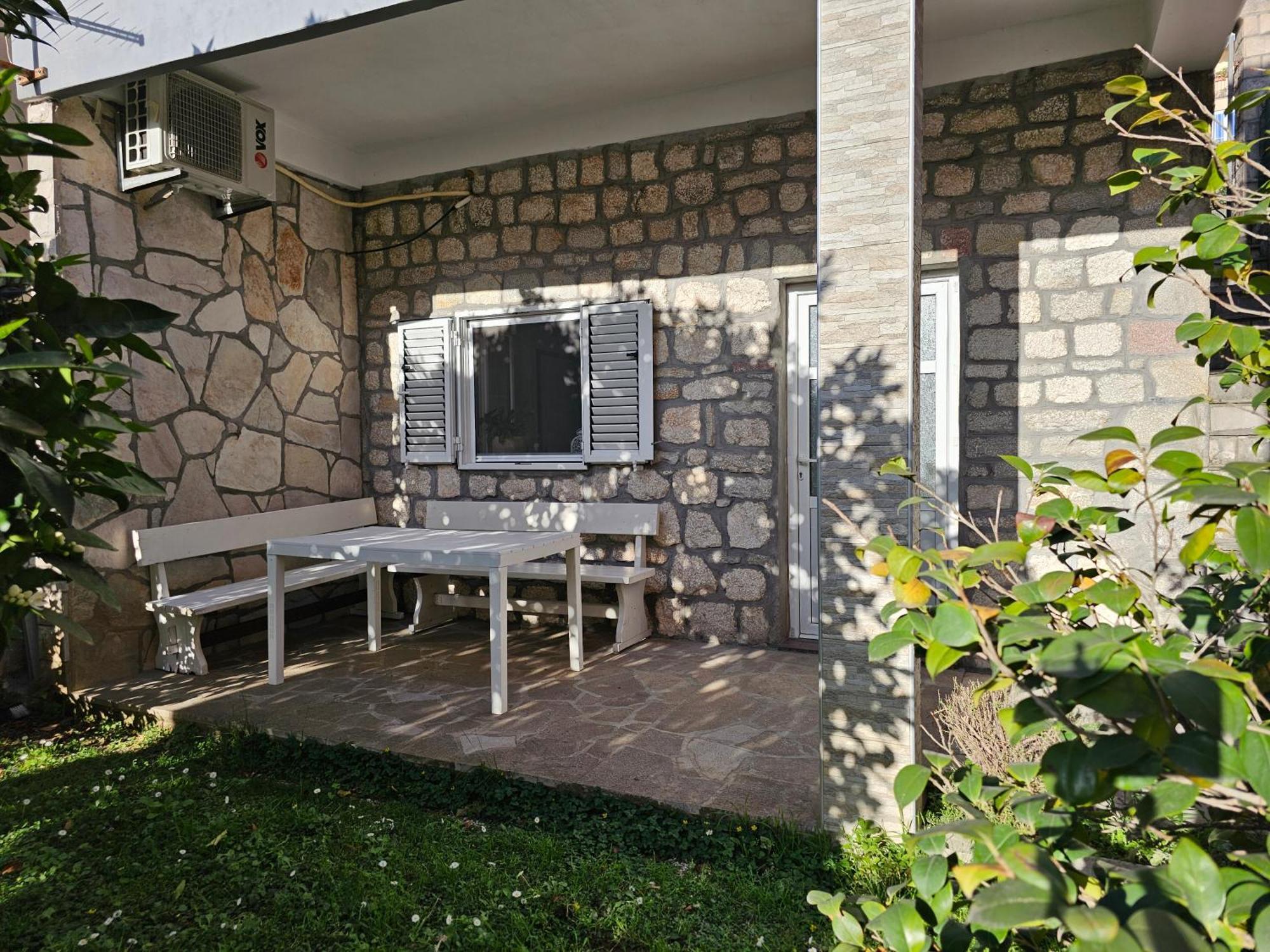 Appartement Modern Seaside Escape - Stunning Sea View - Private & Stylish à Kotor Extérieur photo